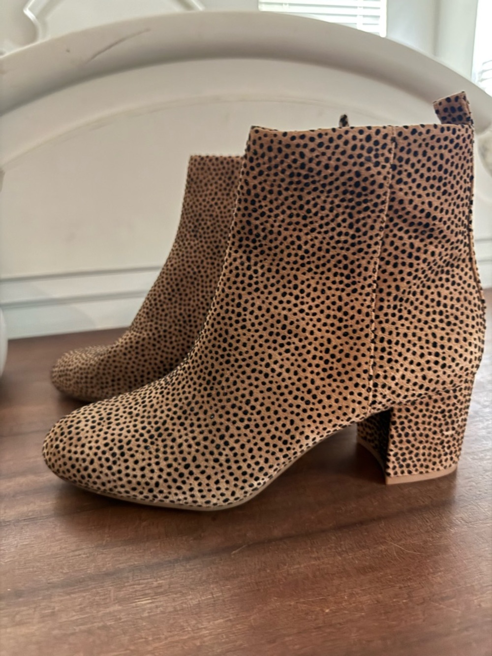 NWOB Gianni Bini Tan & Black Spotted Ankle Boots